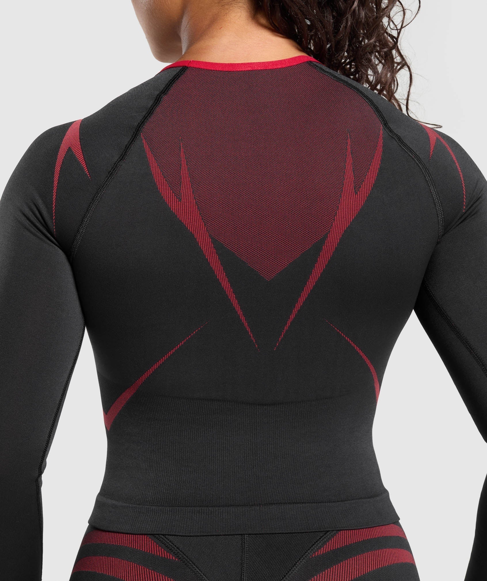 Gymshark Apex Lift Seamless Long Sleeve Crop Top - Black/Carmine Red
