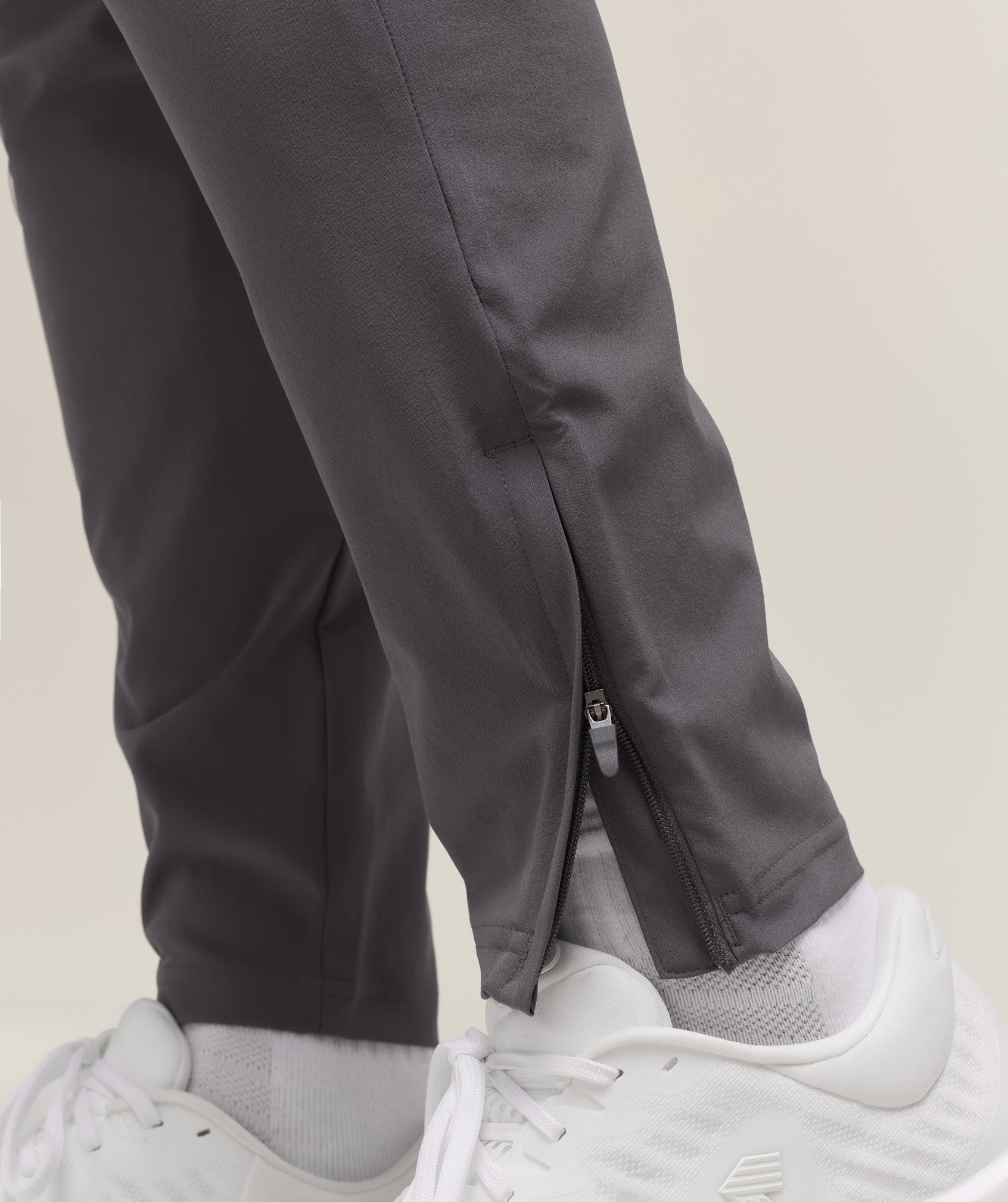 Gymshark Arrival Woven Joggers - Silhouette Grey
