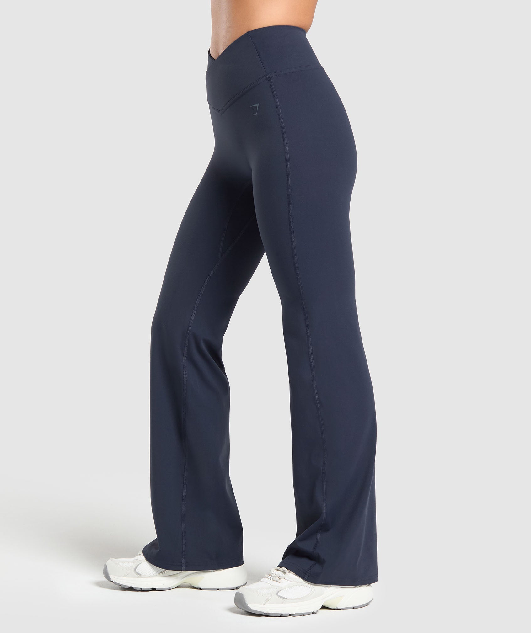 Gymshark Crossover Flared Leggings - Heavy Blue