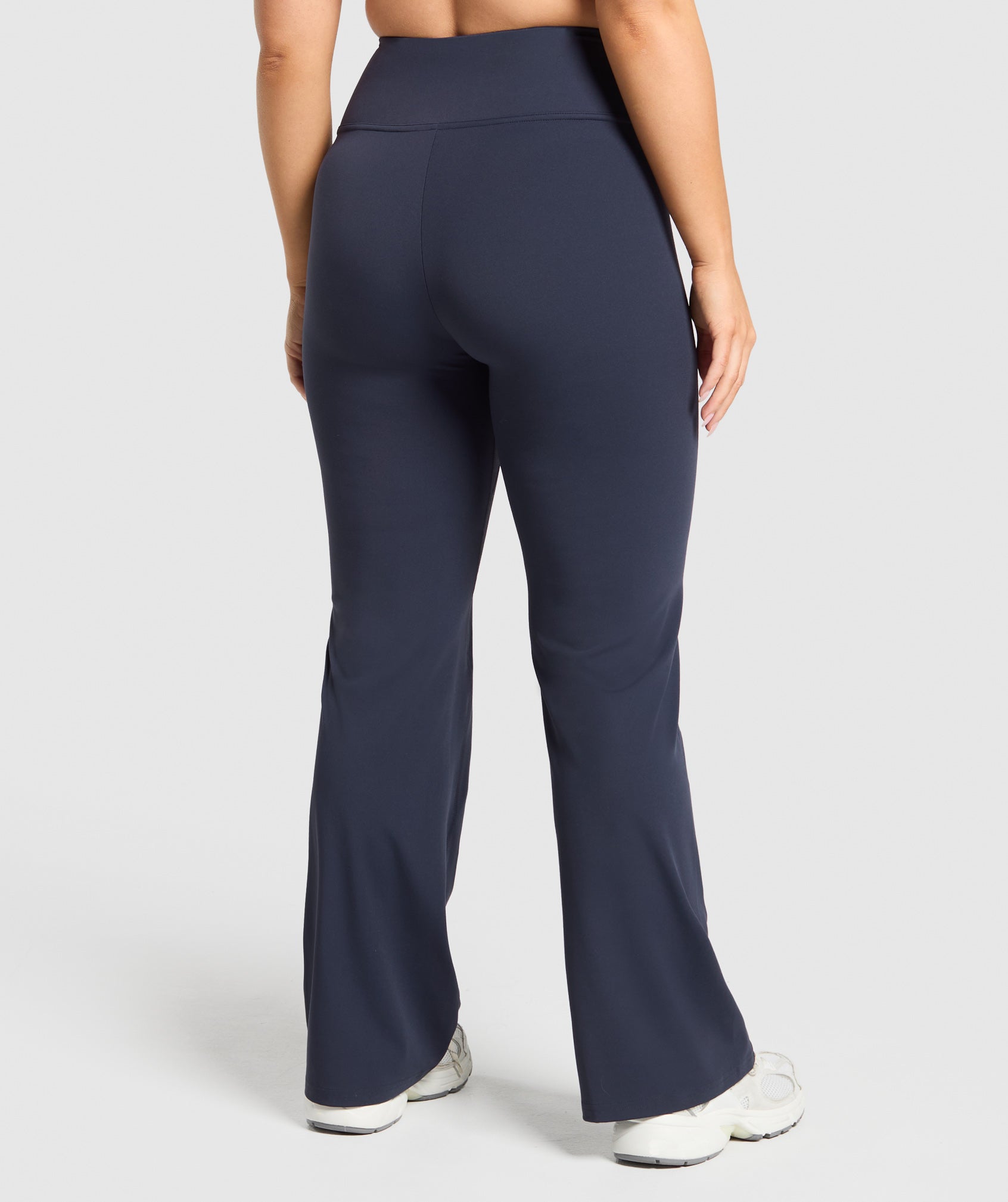 Gymshark Crossover Flared Leggings - Heavy Blue