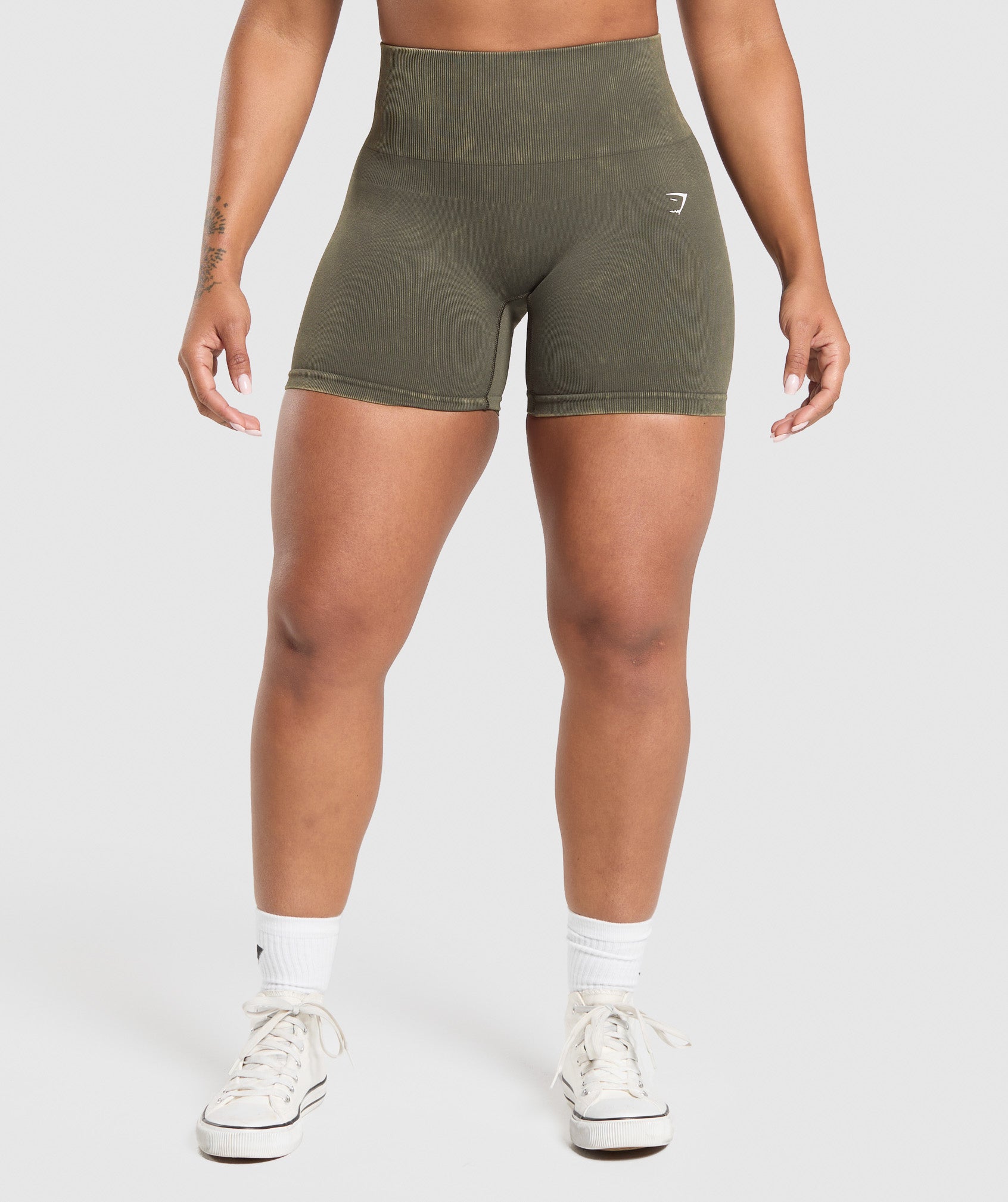 Gymshark Gains Seamless Washed Shorts - Strength Green