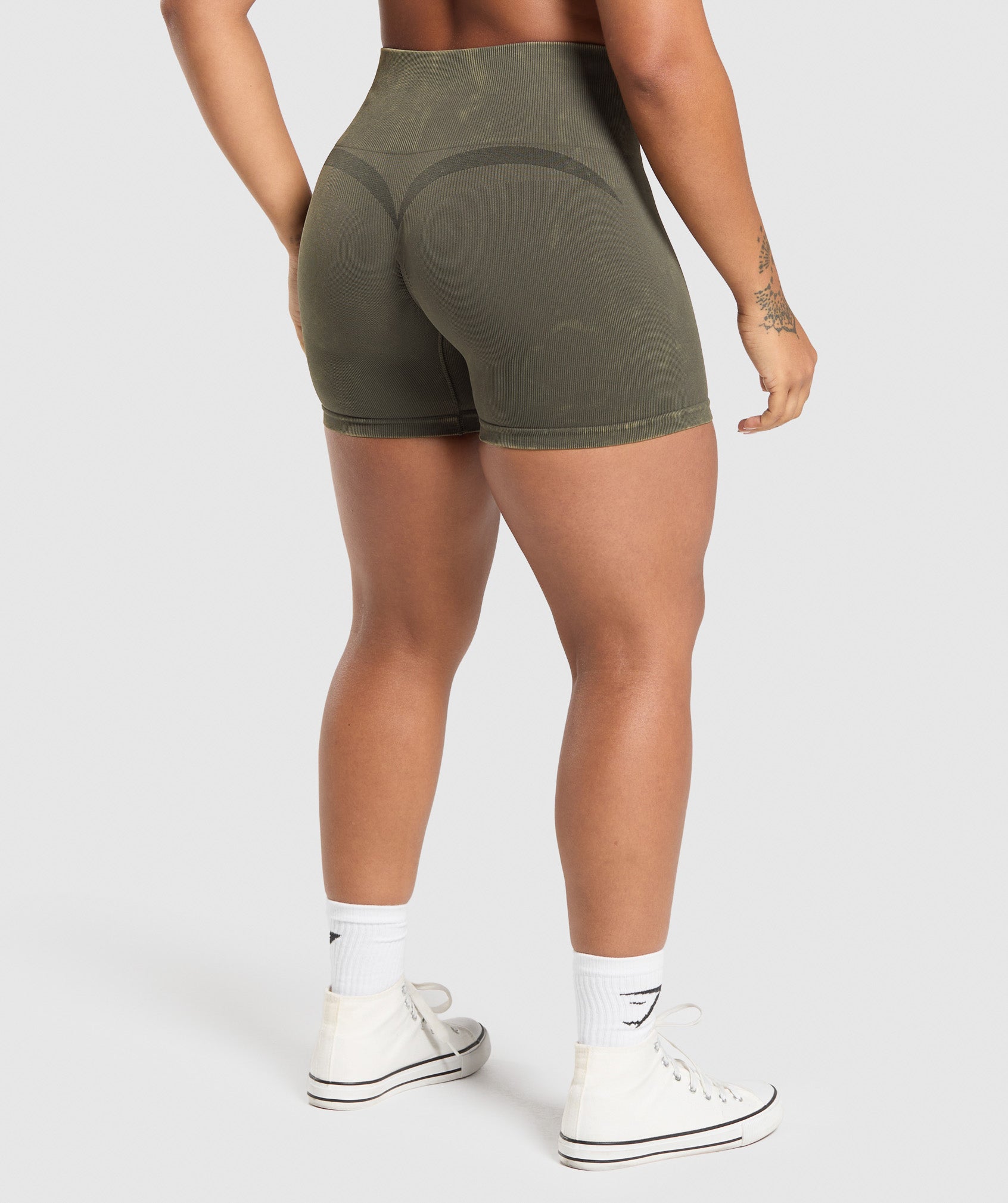 Gymshark Gains Seamless Washed Shorts - Strength Green