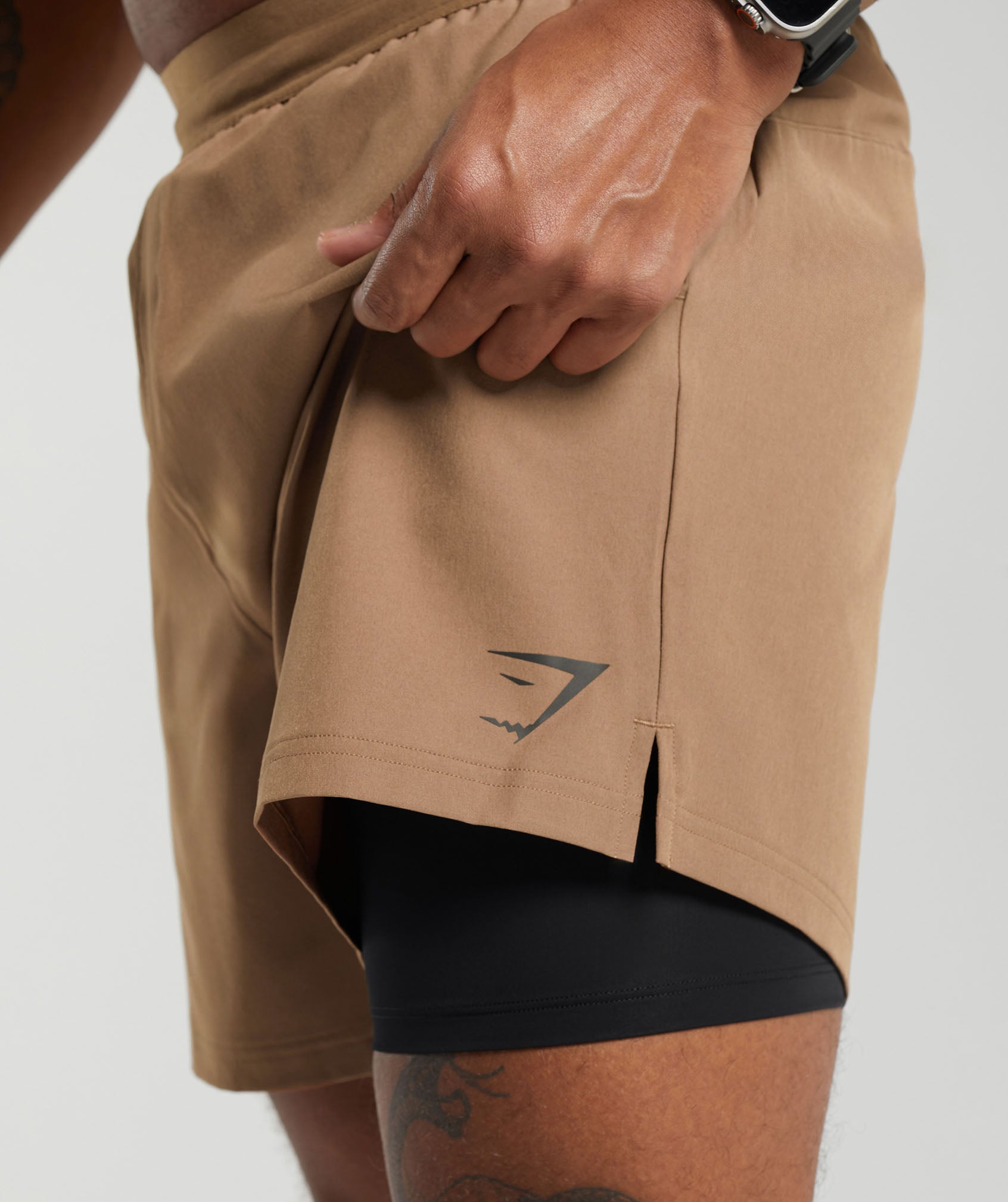 Gymshark Land to Water 6" Shorts - Caramel Brown