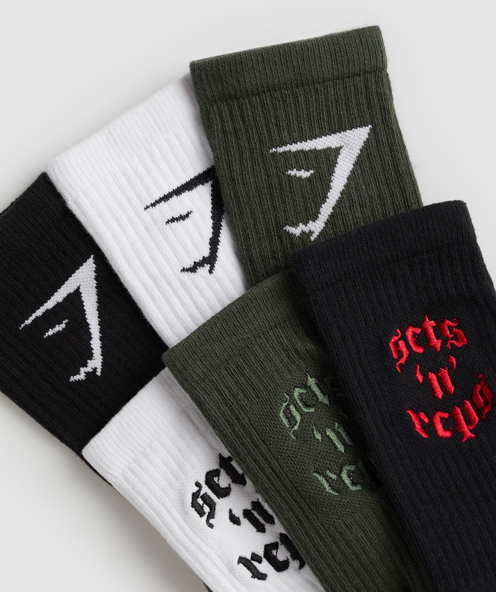 Gymshark Sets and Reps 3pk Crew Socks - White/Winter Olive/Black