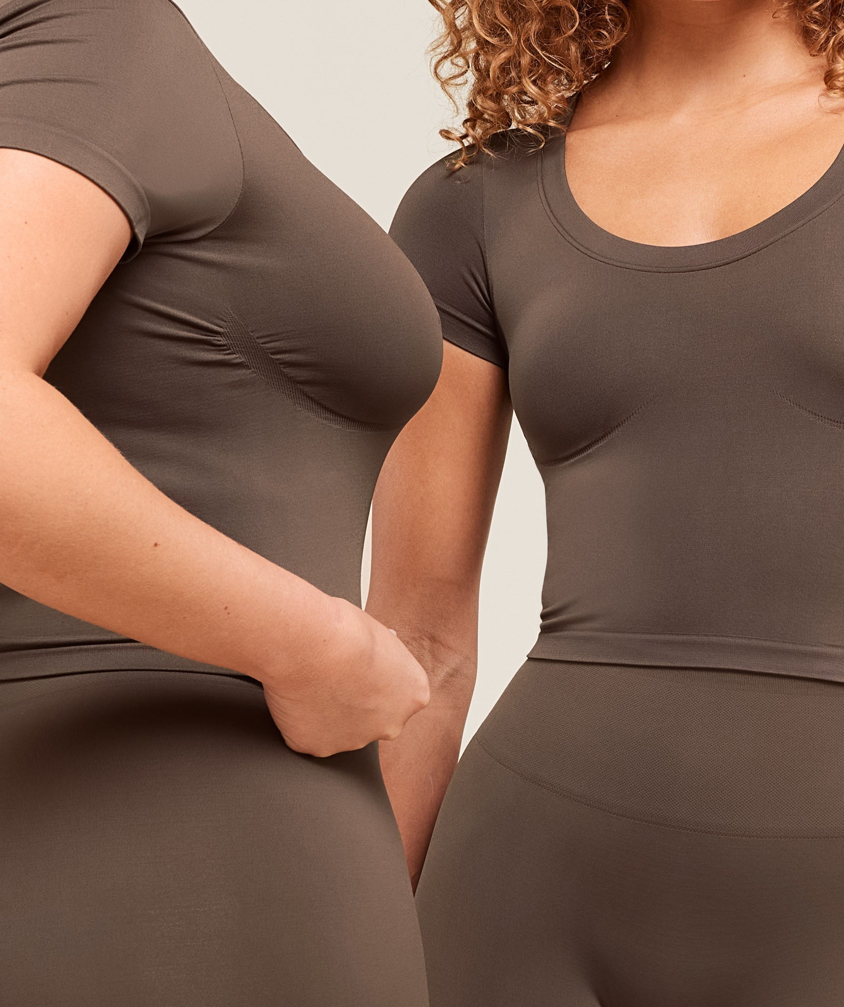 Gymshark Soft Sculpt Midi T-Shirt - Walnut Brown