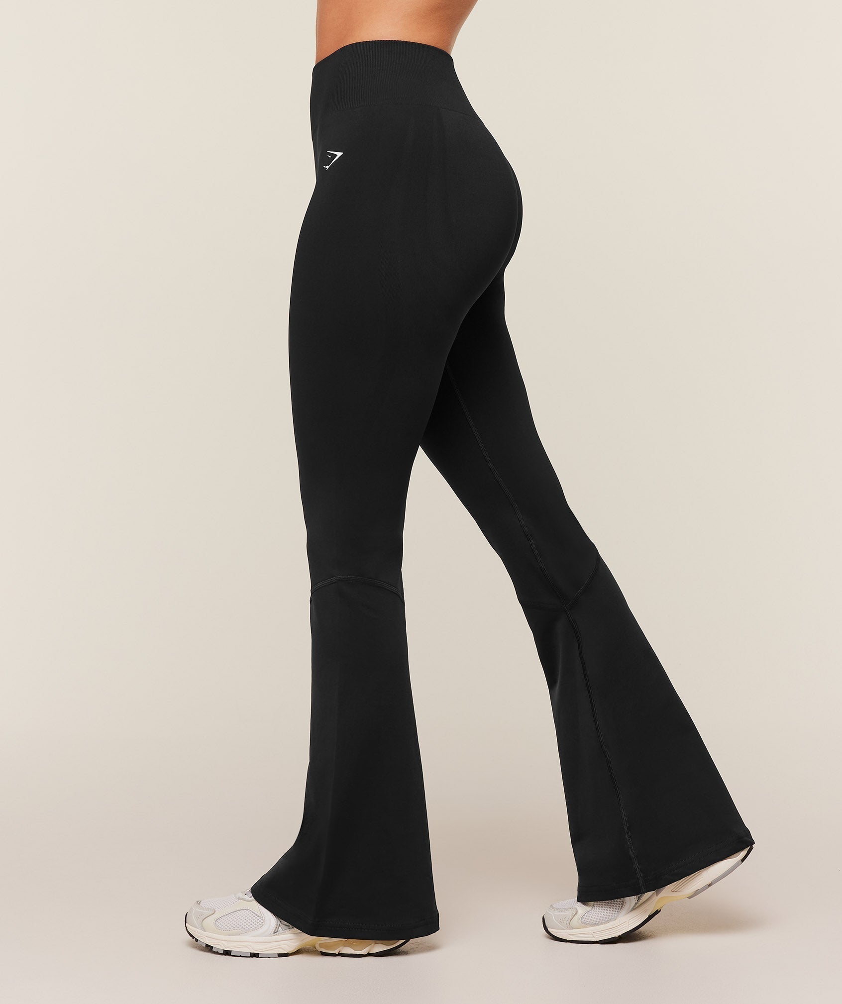 Gymshark Everyday Seamless Flared Legging 2.0 - GS Black