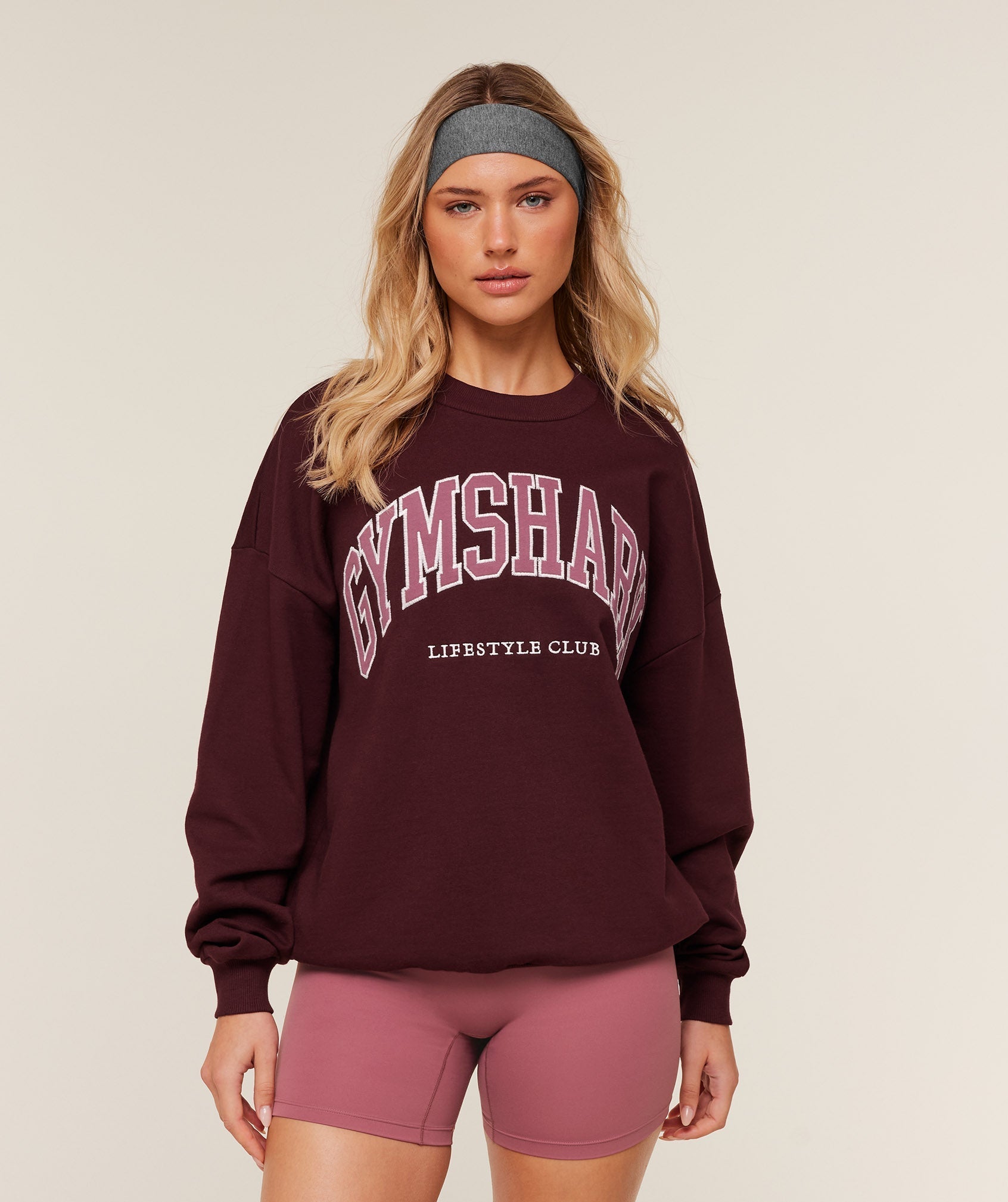 Gymshark Collegiate Graphic Crew Neck Pullover - GS Rich Maroon
