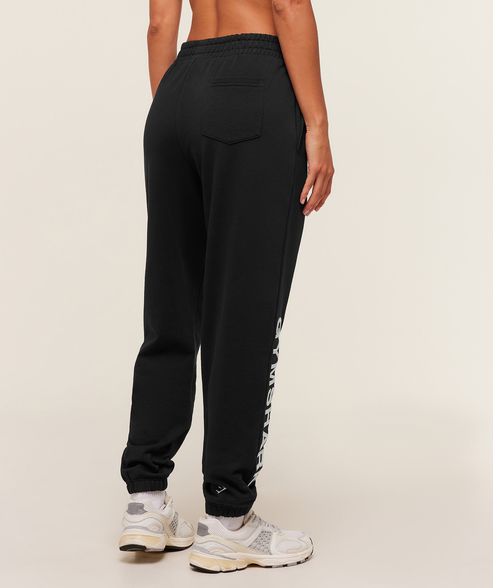 Gymshark Embroidered Logo Joggers - Black