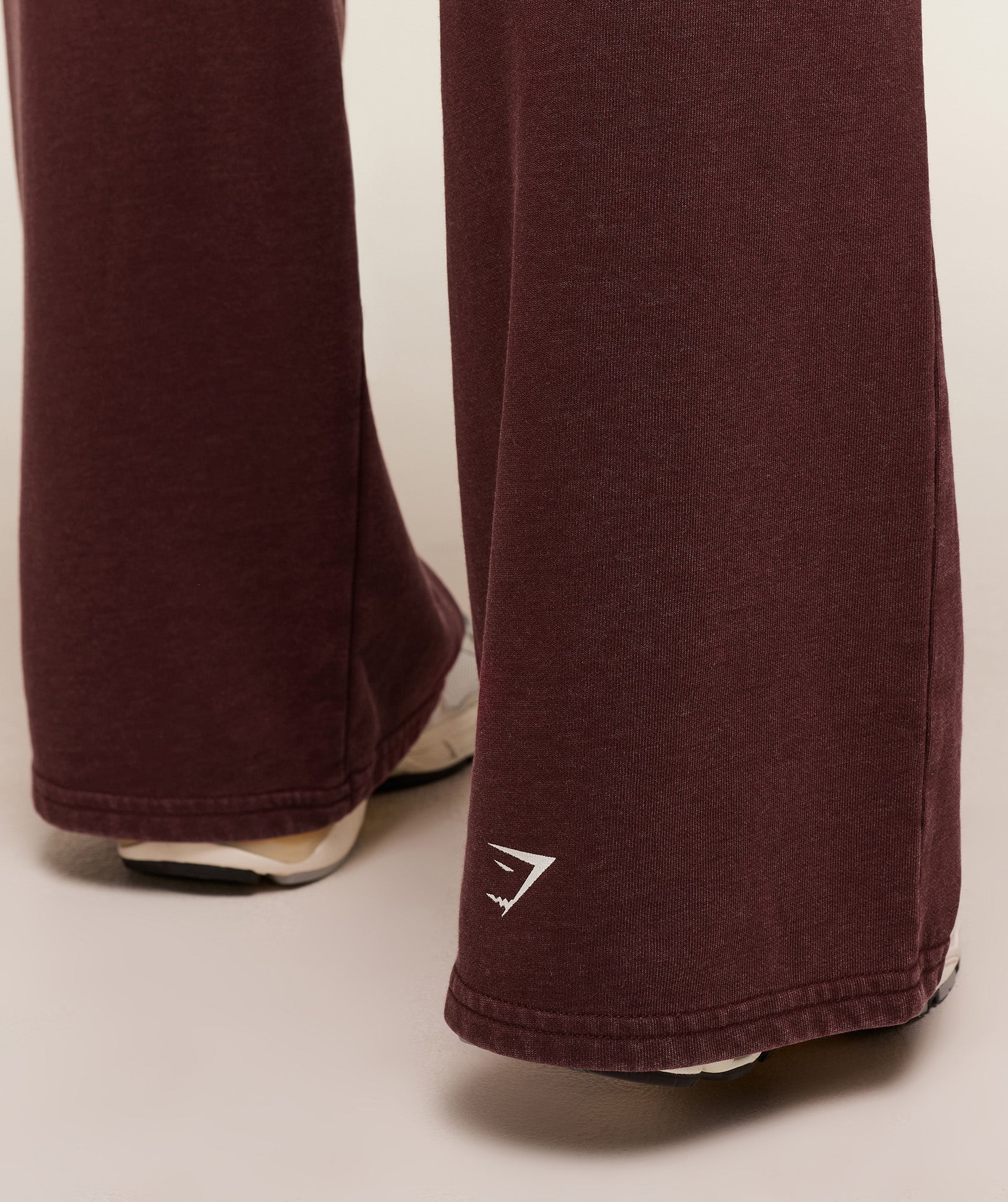 Gymshark Gymshark Lifting Club 2012 Graphic Wide Leg Jogger - Rich Maroon/Wash