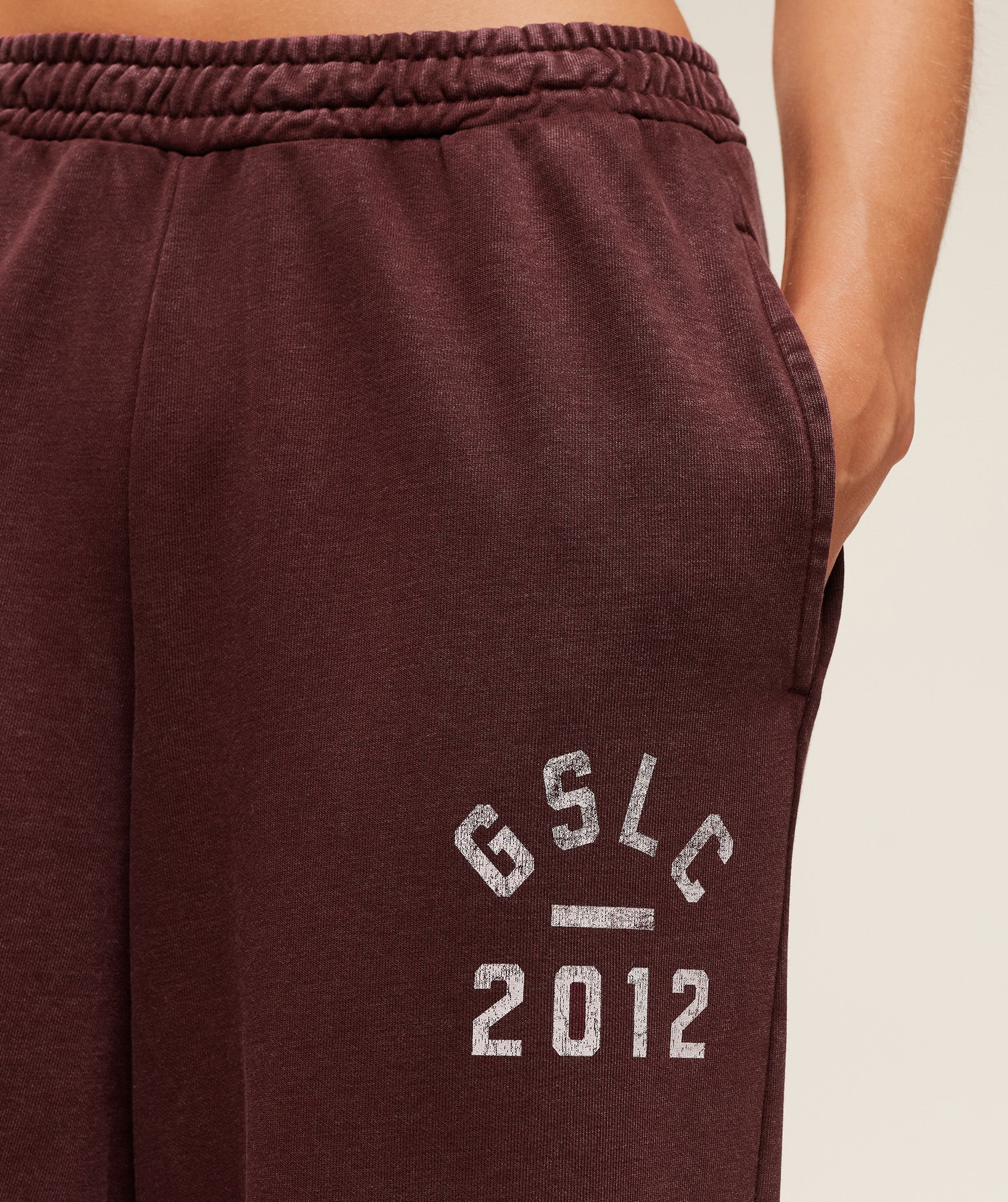 Gymshark Gymshark Lifting Club 2012 Graphic Wide Leg Jogger - Rich Maroon/Wash