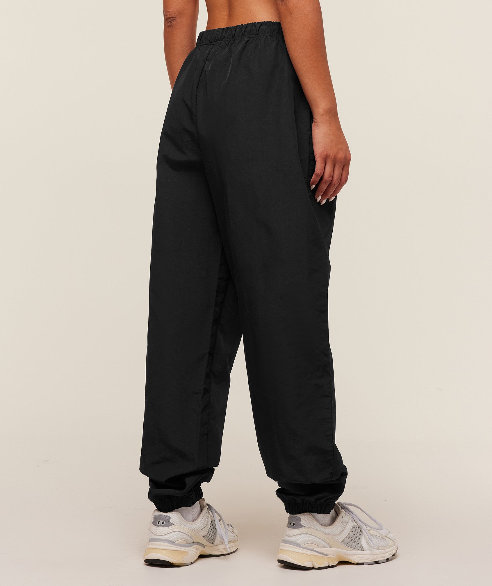 Gymshark Woven Track Pant - Black