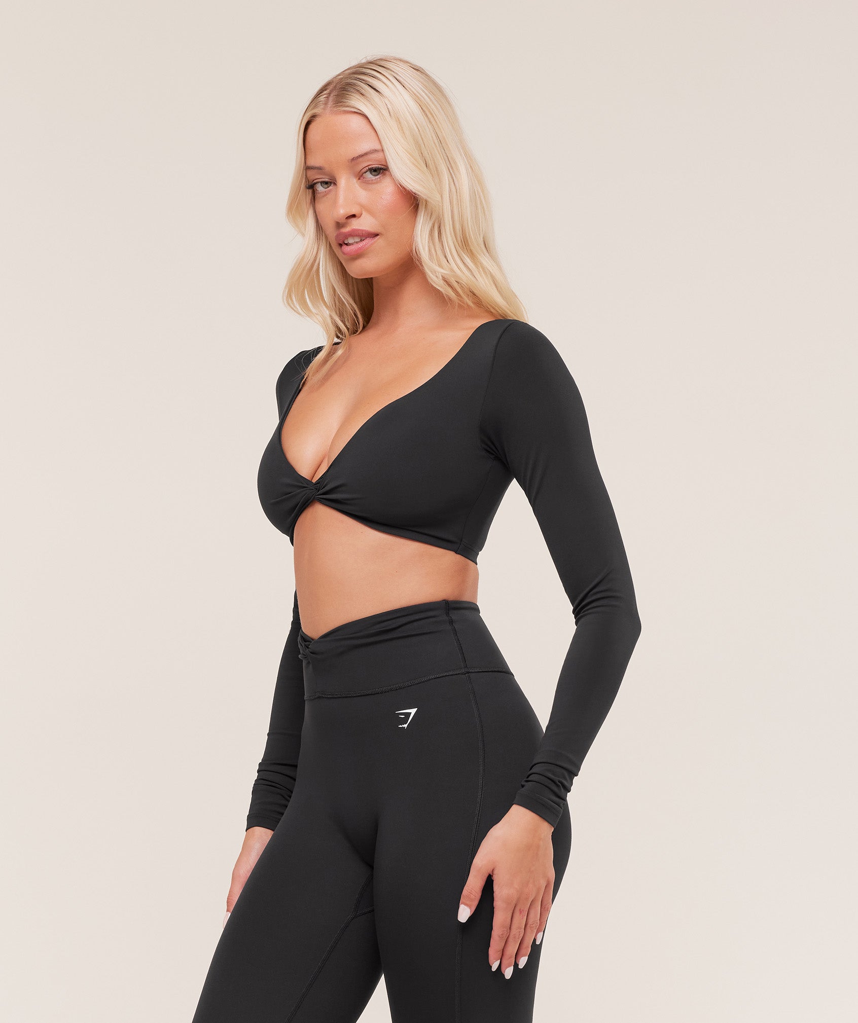 Gymshark Twist Front Long Sleeve Crop Top - Black