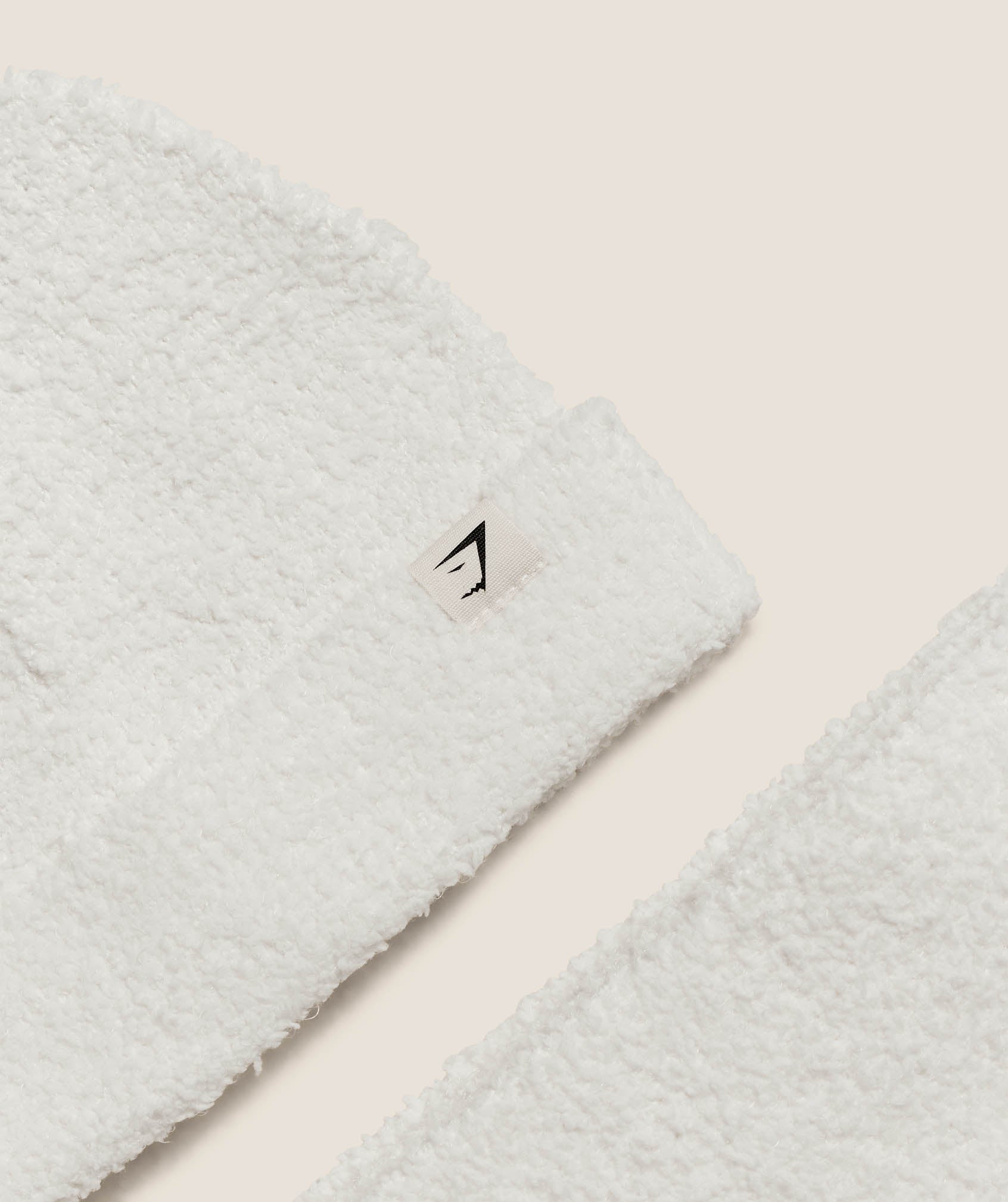 Gymshark Knitted Scarf/Beanie Gift Set - Soft White