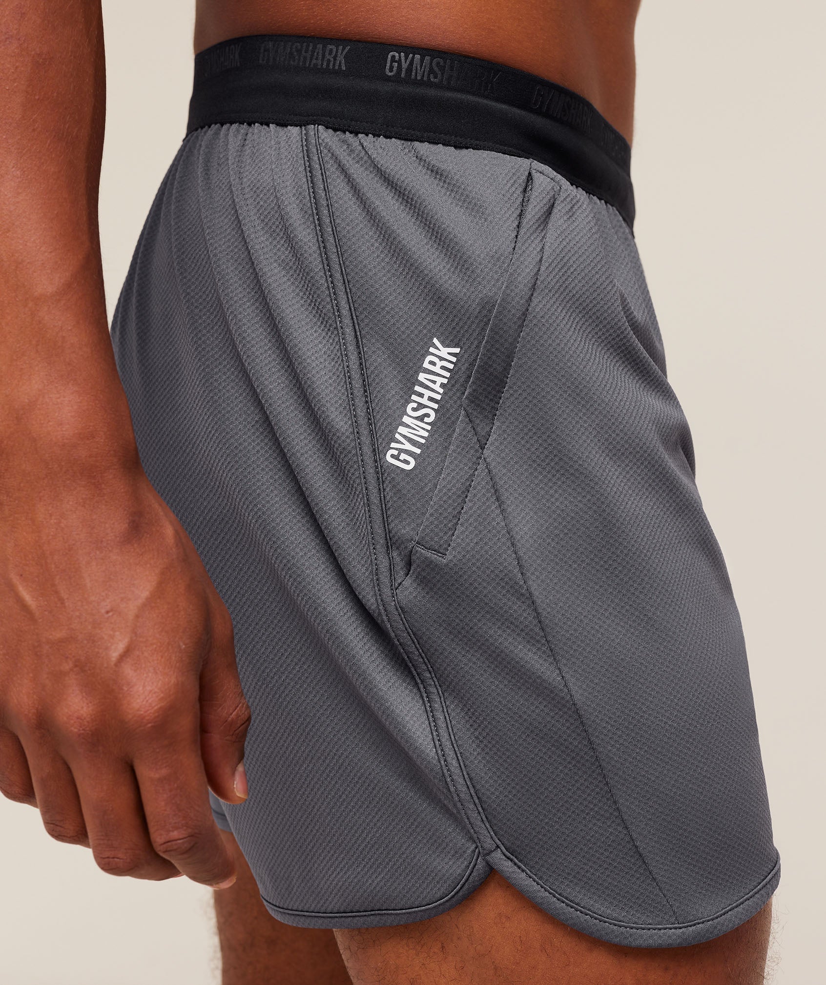 Gymshark Mesh Hybrid 5" Shorts - Dark Grey
