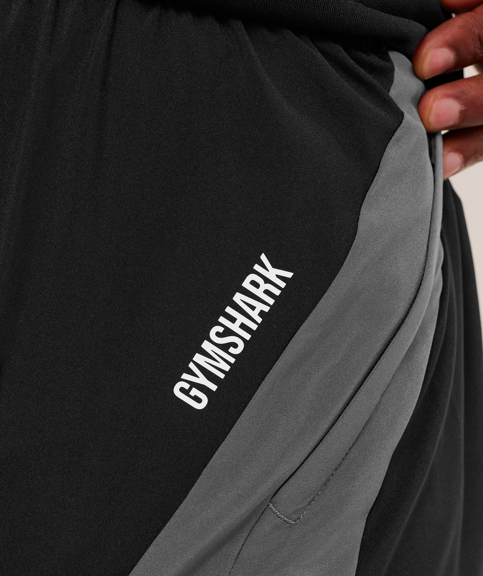 Gymshark Sport 25 Block 7" Shorts - Black/Dark Grey