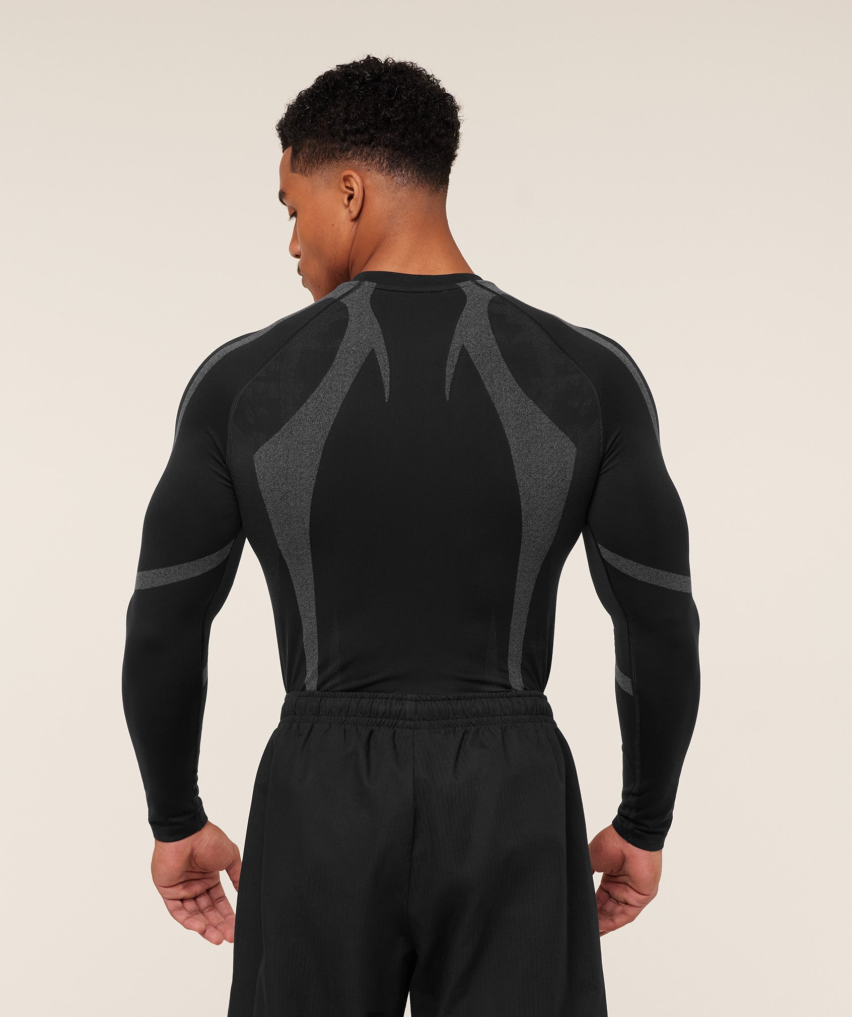Gymshark Storm Seamless Long Sleeve T-Shirt - Black/Pitch Grey