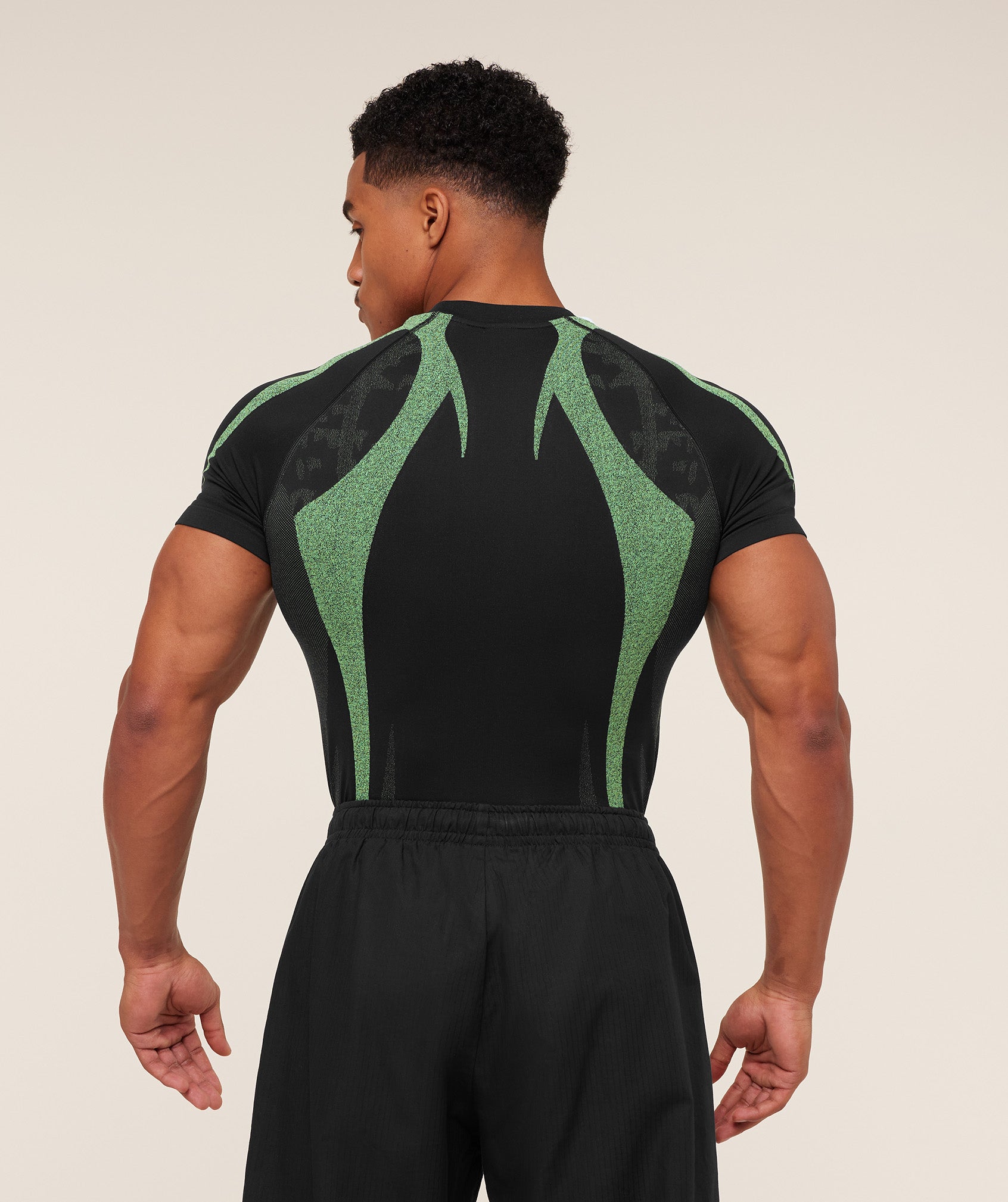 Gymshark Storm Seamless T-Shirt - Black/Active Green