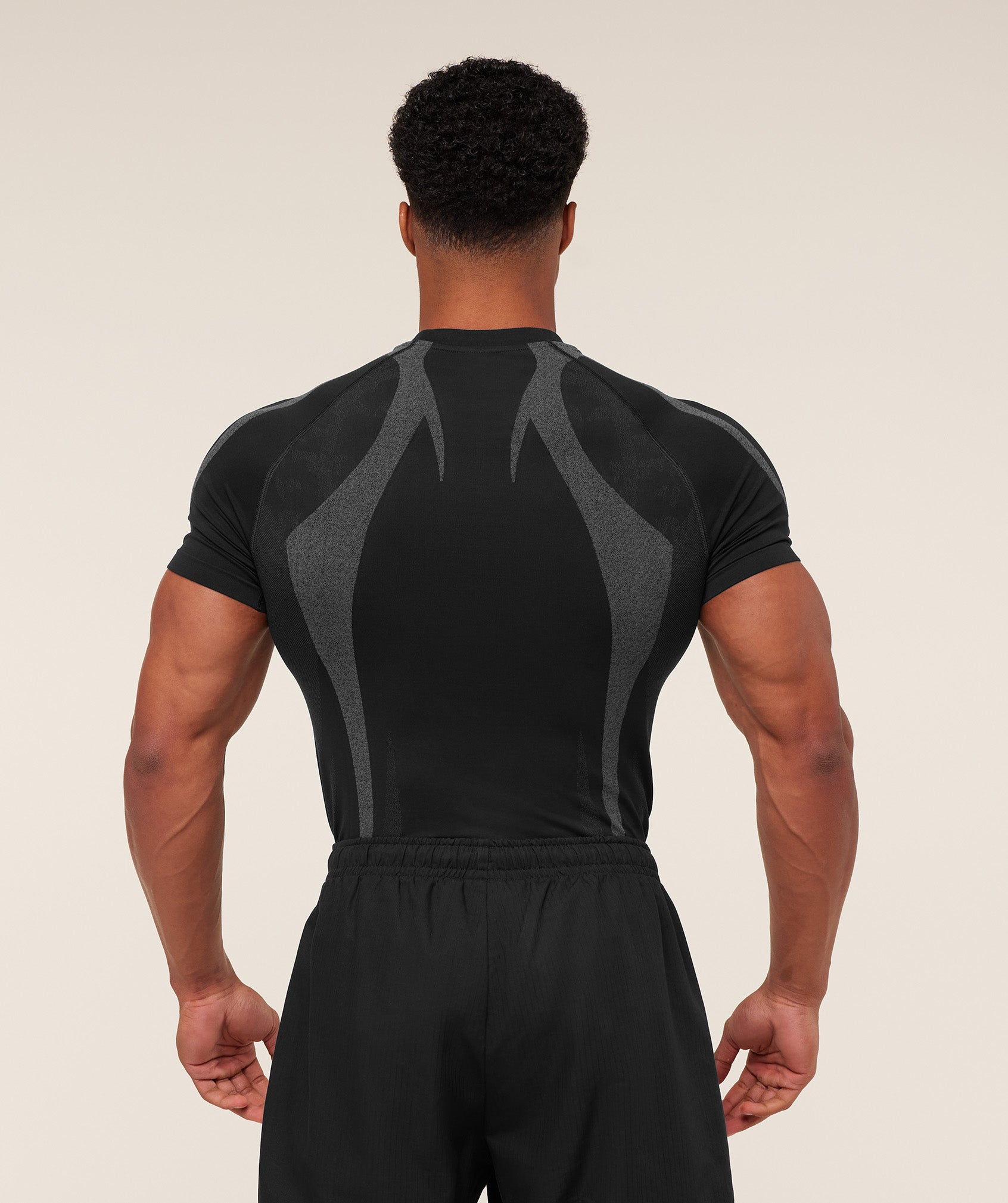 Gymshark Storm Seamless T-Shirt - Black/Pitch Grey