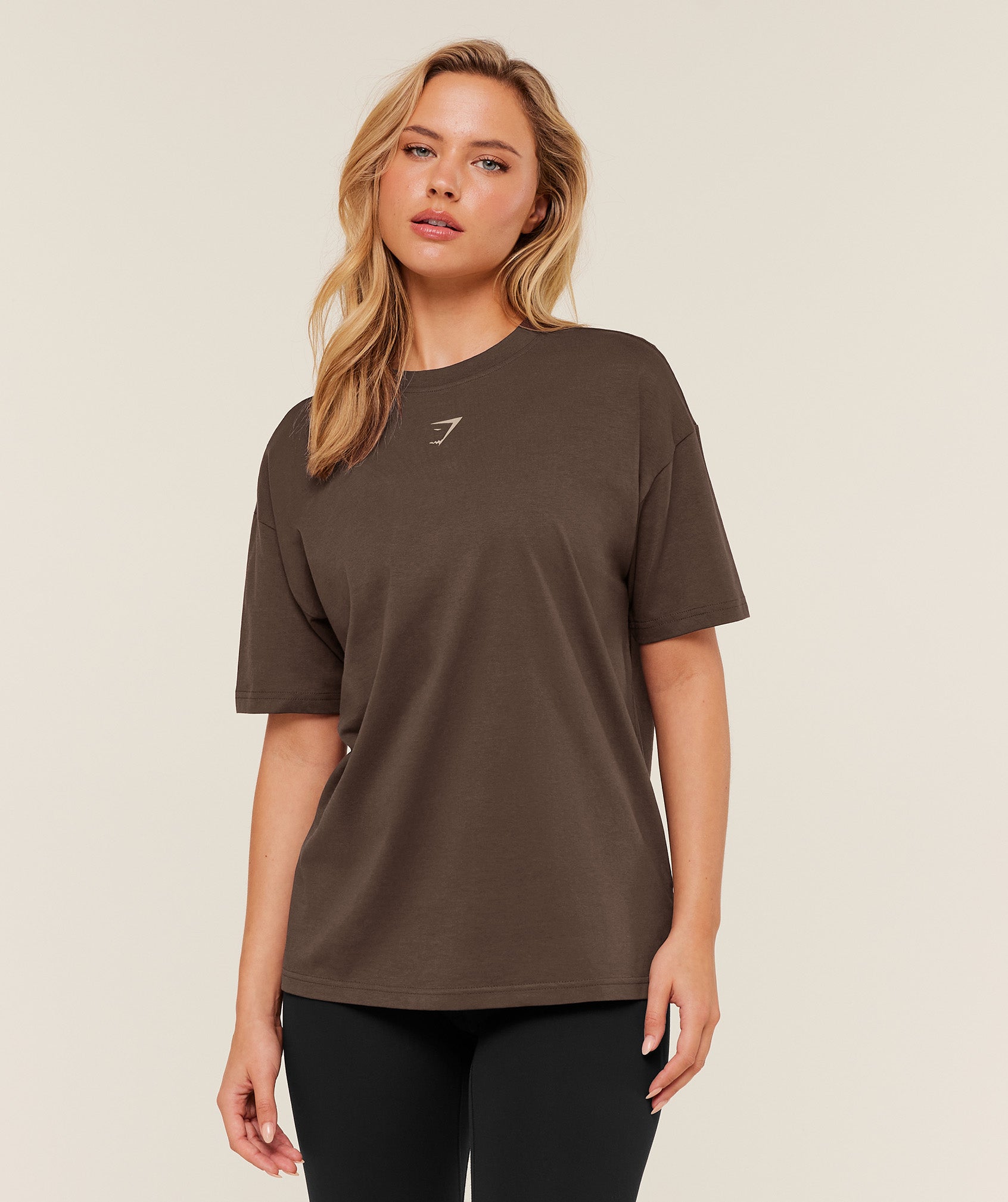 Gymshark Trace Graphic Oversized T-Shirt - Archive Brown