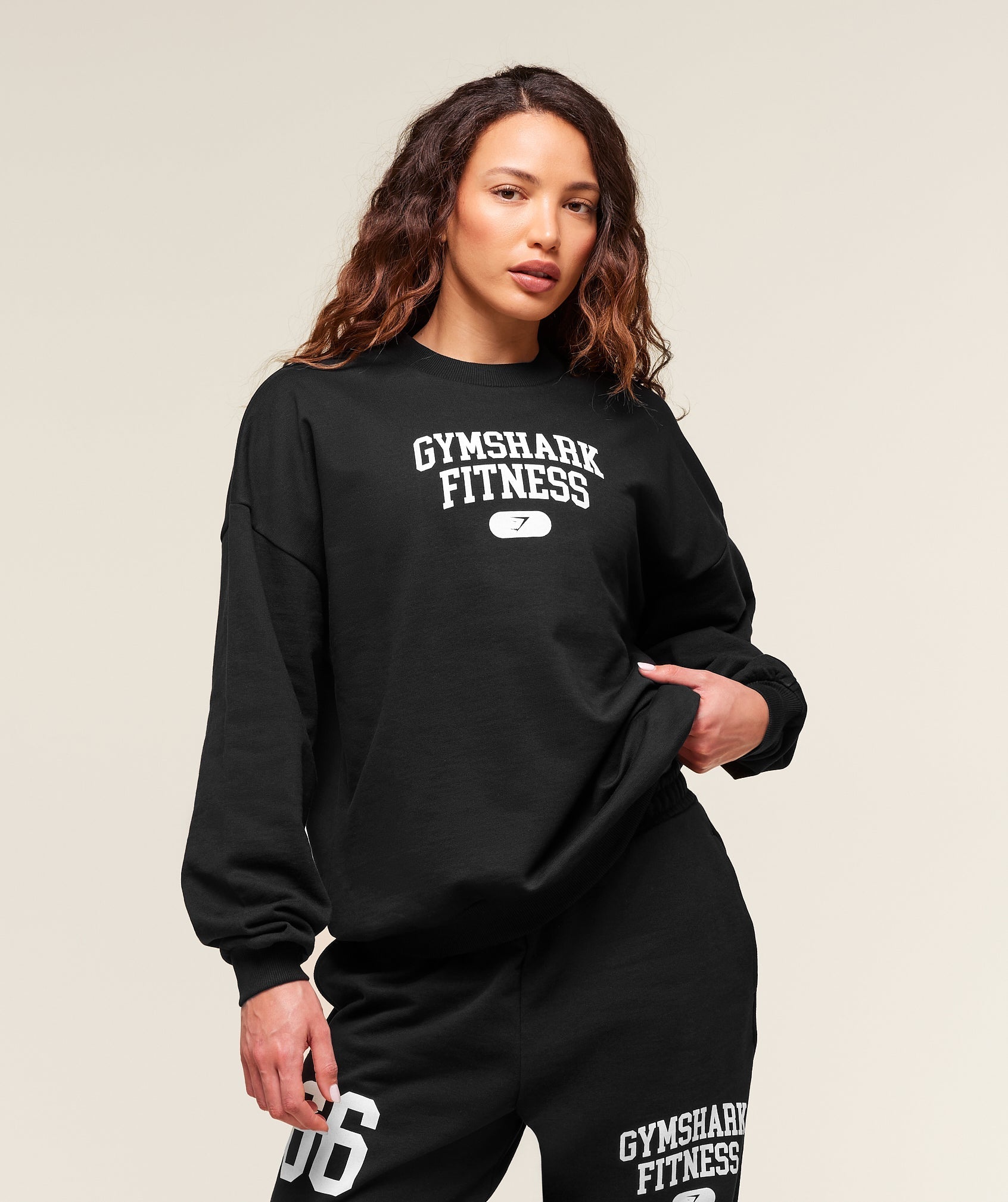 Gymshark Campus Graphic Pullover - Black