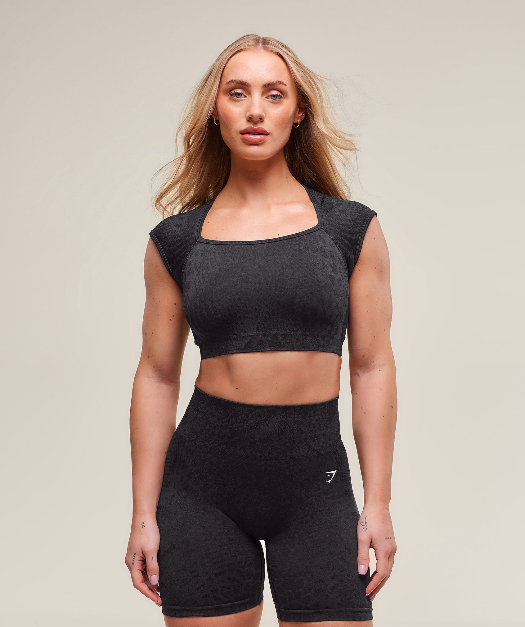 Gymshark Adapt Animal X Whitney Seamless Crop Top - Black/Asphalt Grey
