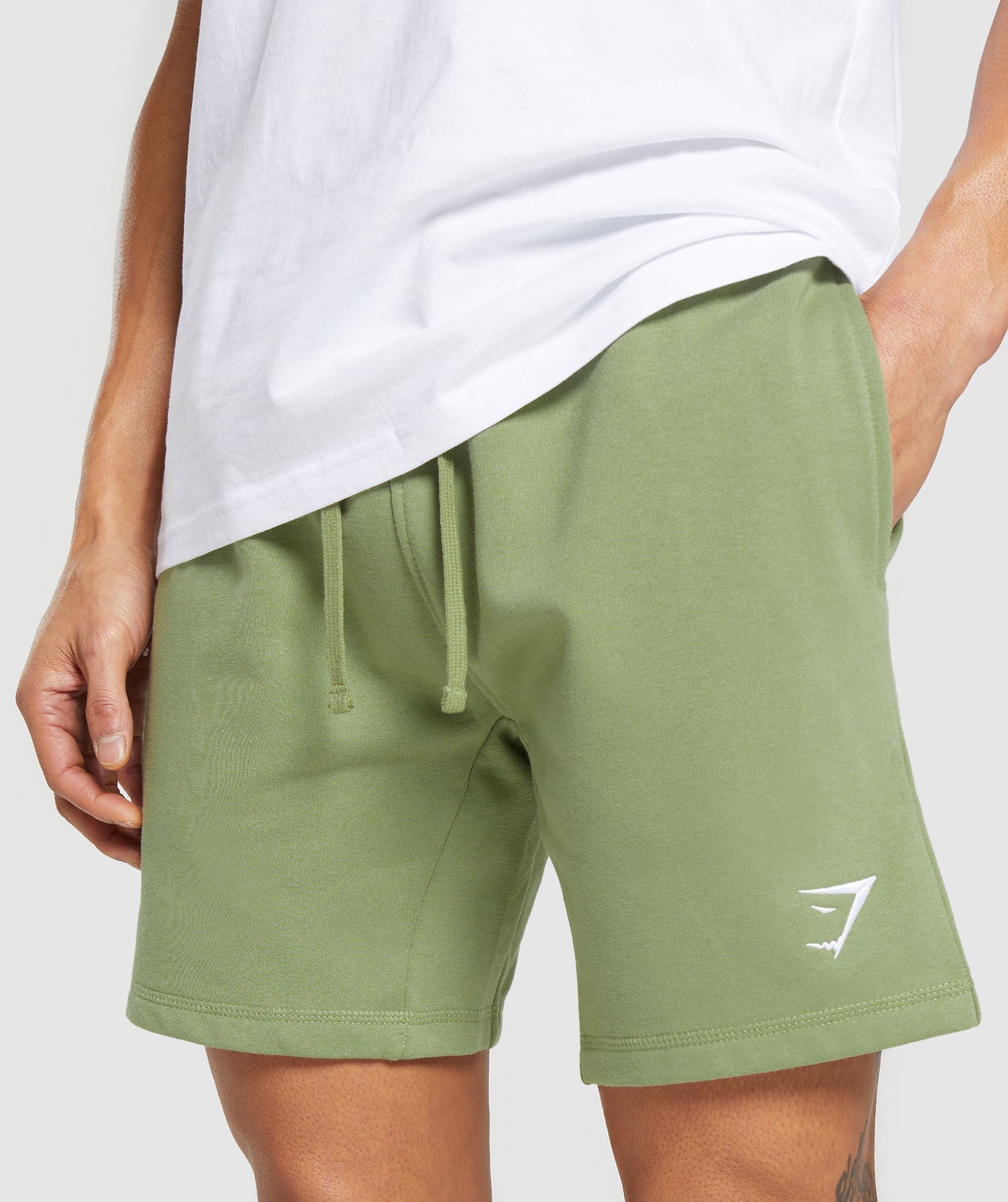 Gymshark Crest 7" Shorts - Natural Sage Green