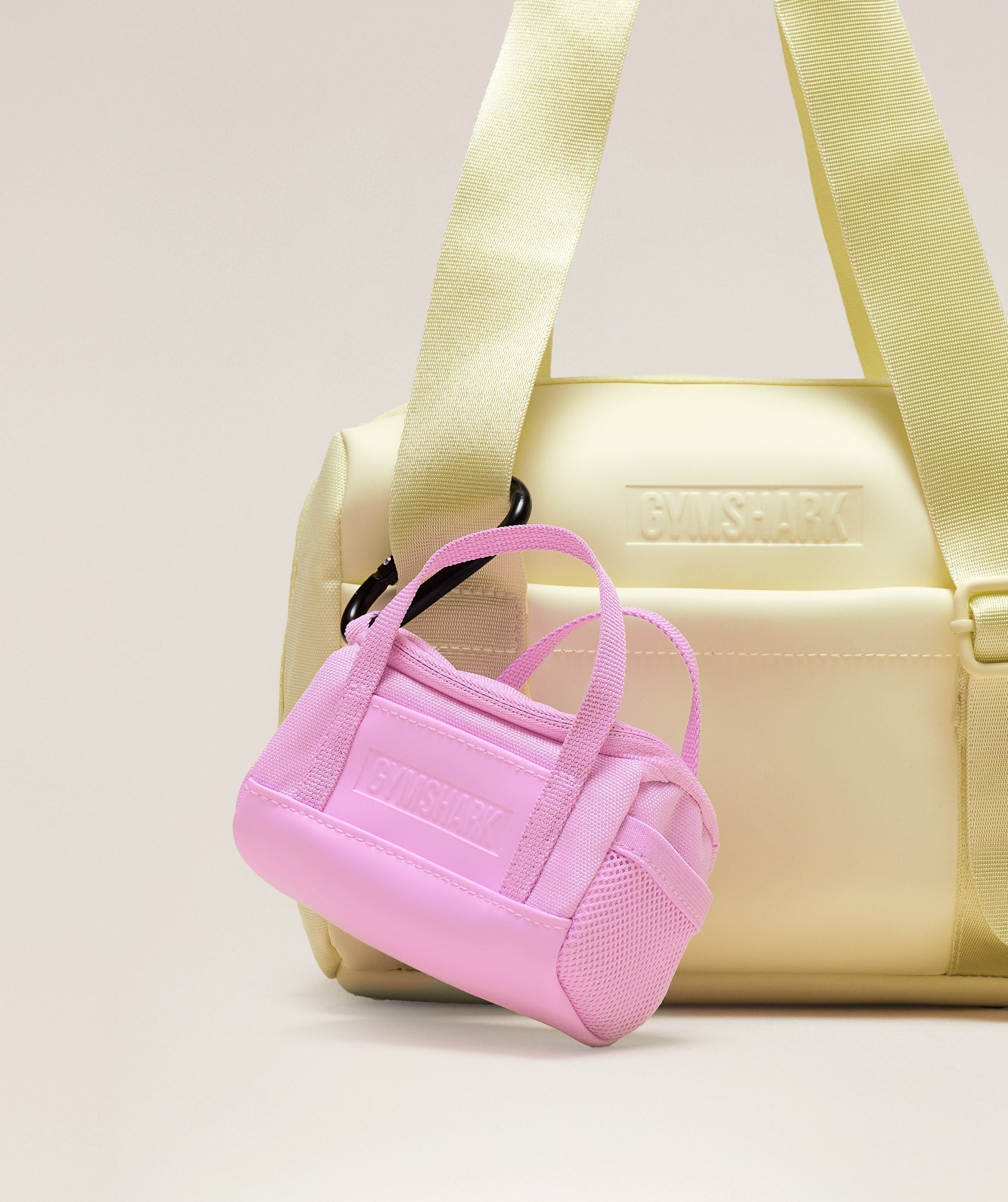 Gymshark Mini Everyday Holdall Keychain - Sour Pink