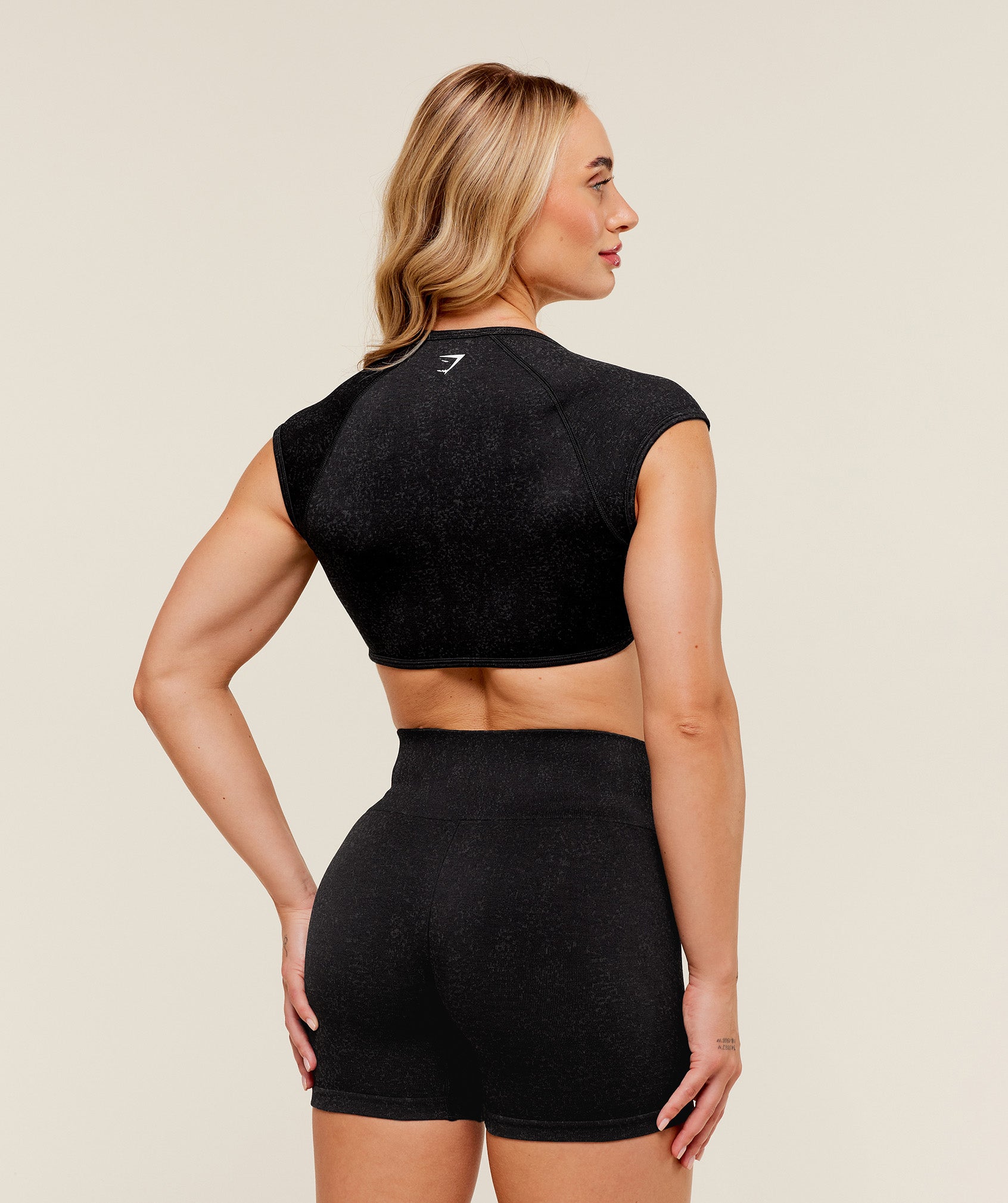 Gymshark Adapt Fleck x Whitney Short Sleeve Crop Top - Black