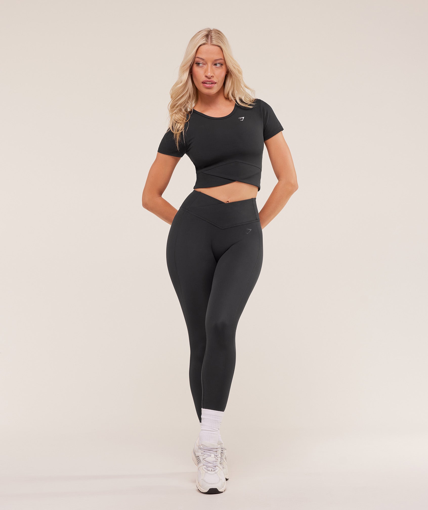 Gymshark Crossover Midi Top with Shelf - Black