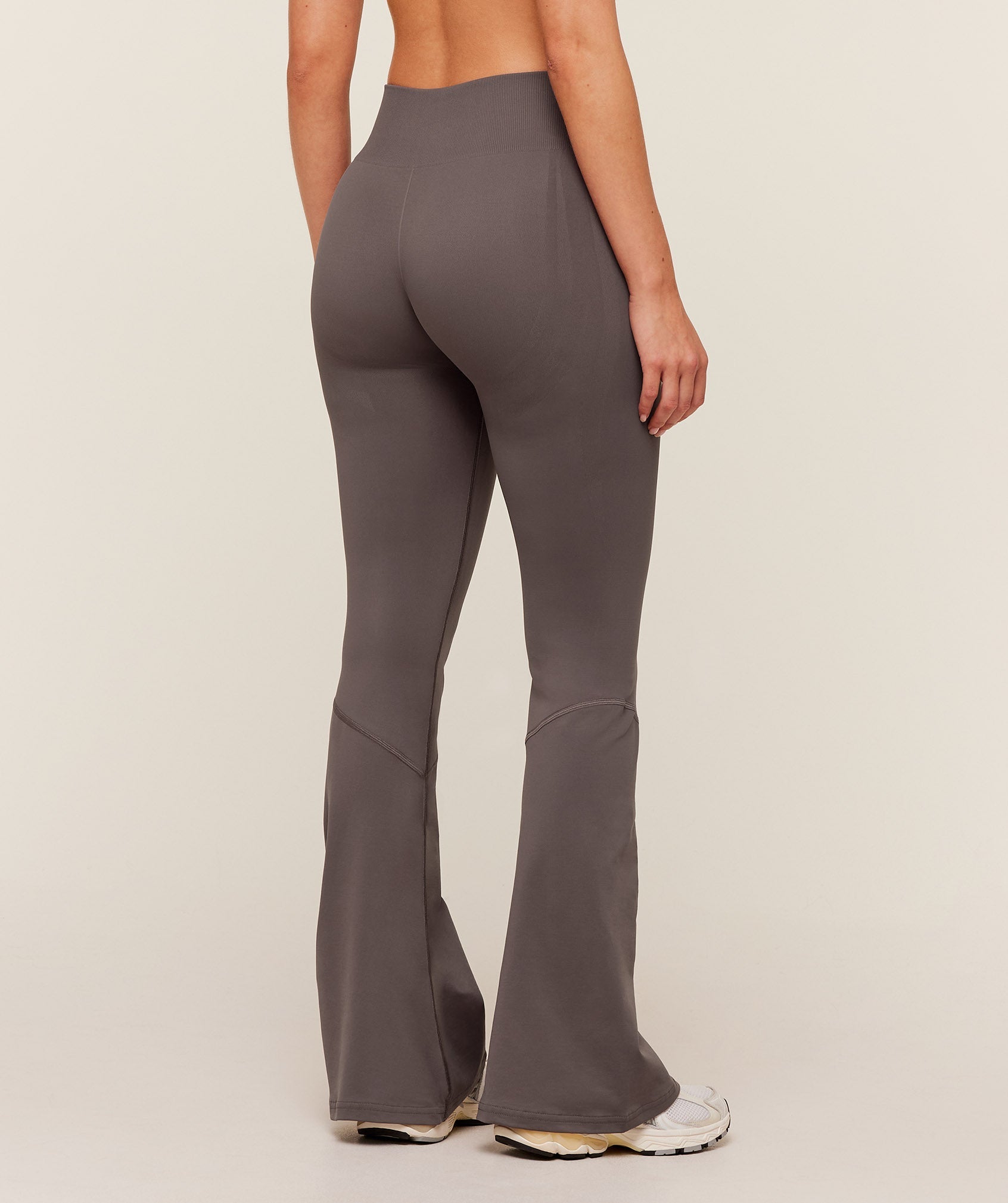 Gymshark Everyday Seamless Flared Legging 2.0 - Cool Brown