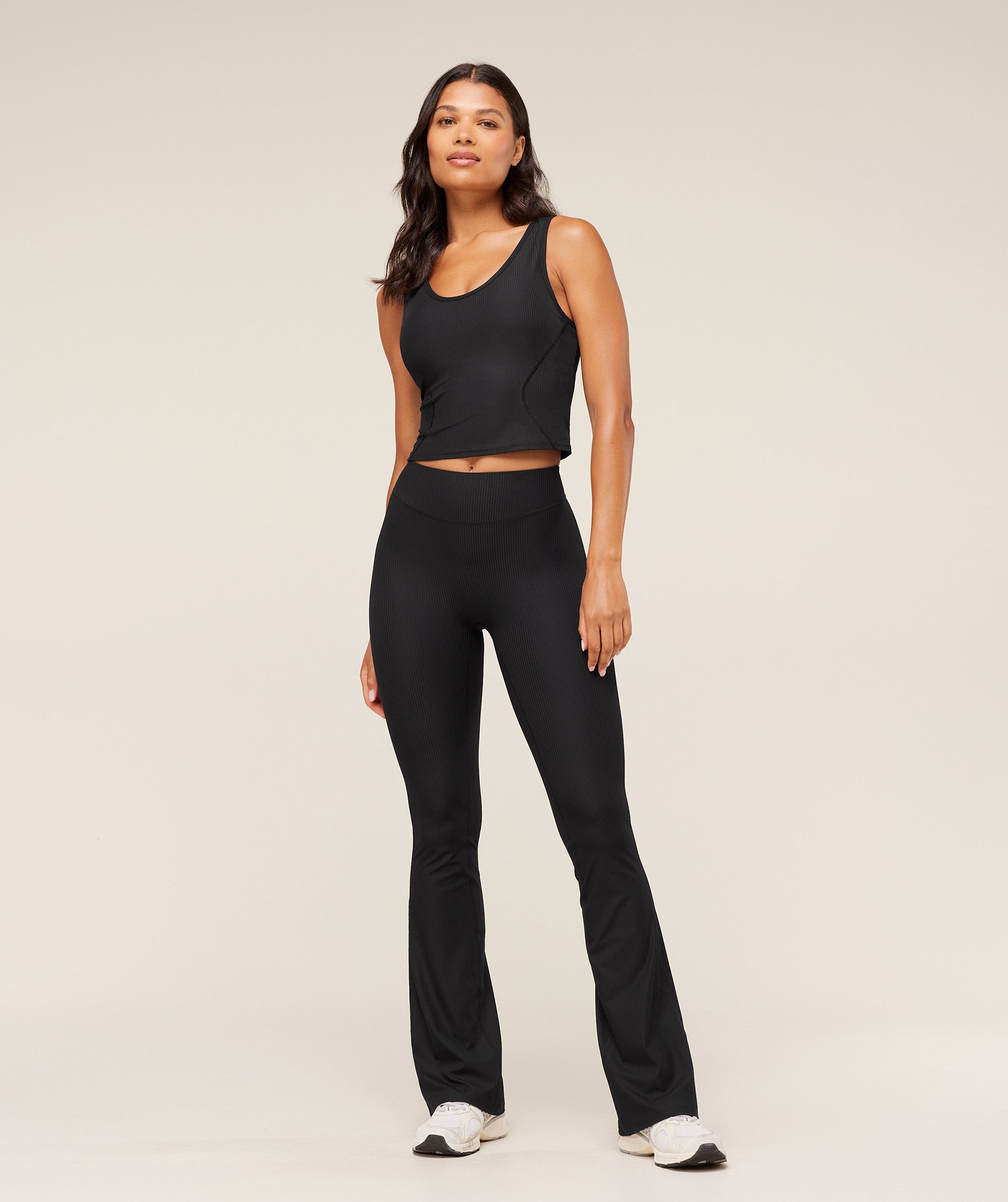 Gymshark Ribbed Midi Tank With Shelf - Black