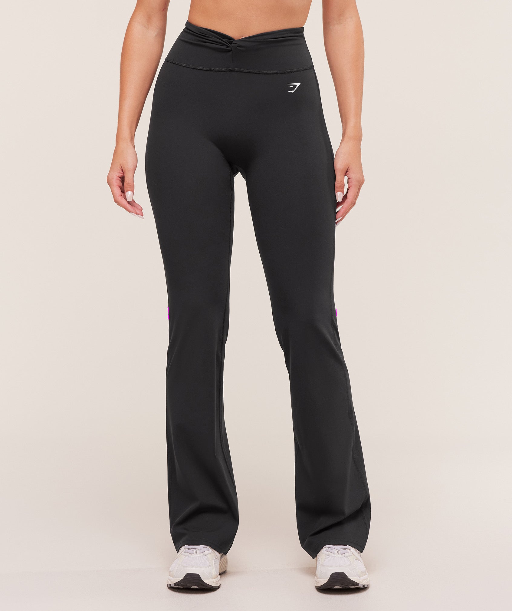 Gymshark Twist Front Straight Leg Legging - Black