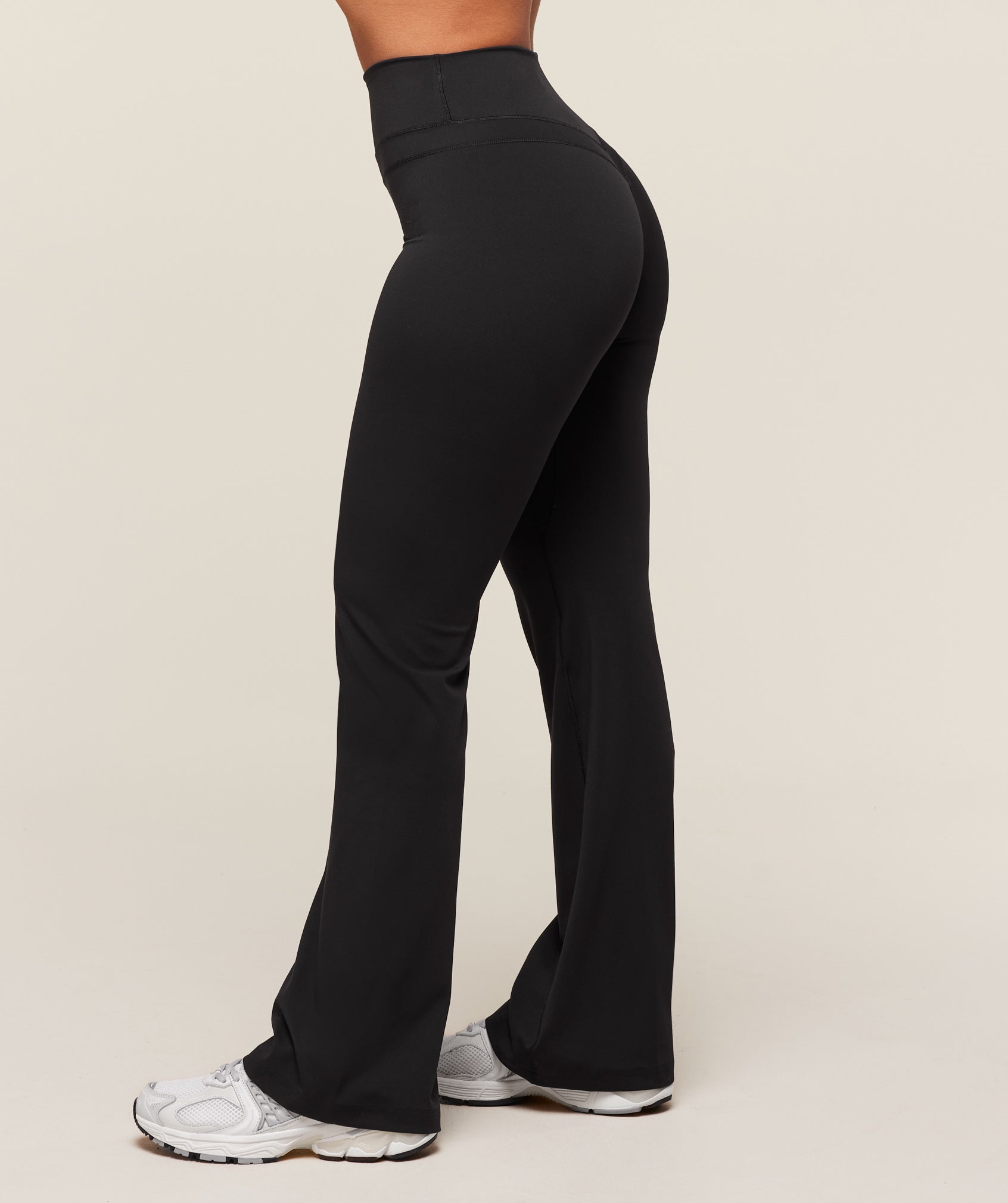 Gymshark Whitney Flared Leggings Short - Black