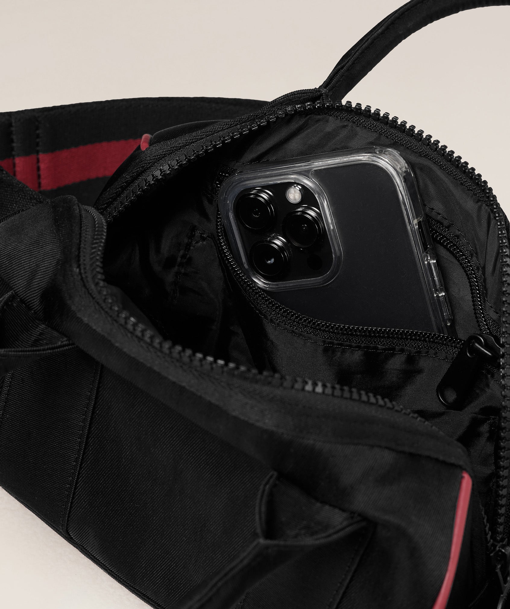 Gymshark x Analis Mini Barrel Bag - Black/Carmine Red