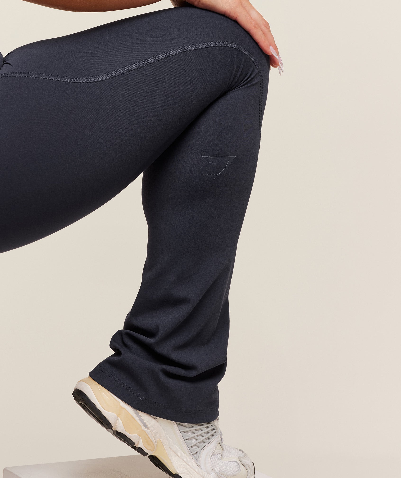 Gymshark Lifting Dipped Waistband Flared Leggings - Heavy Blue