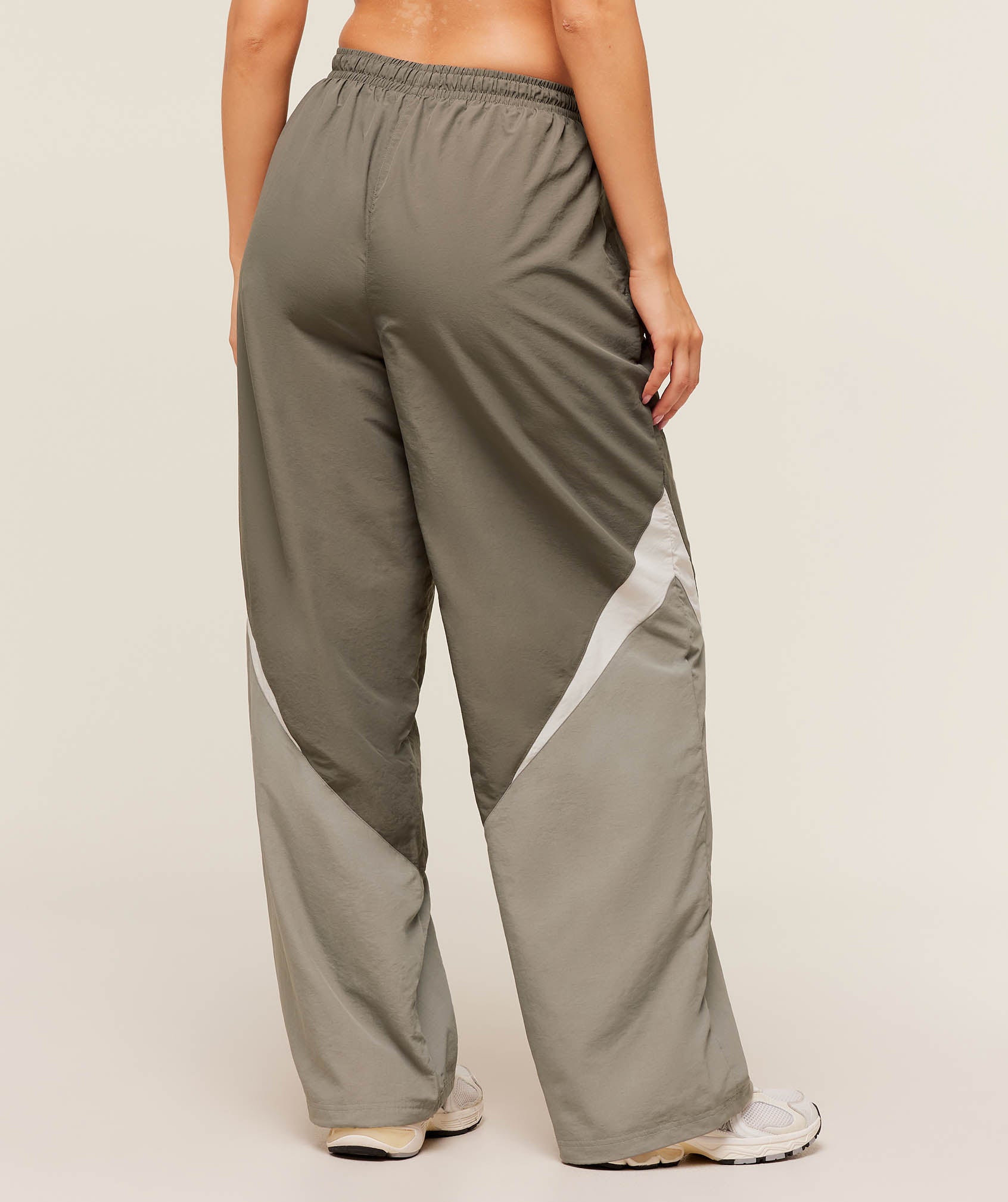 Gymshark Contrast Track Pant - Camo Brown/Linen Brown/Oat White